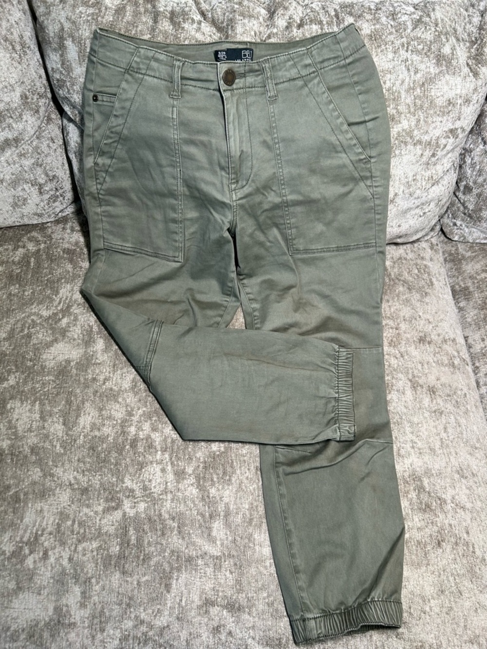 Olive Green cropped Jogger Pants
